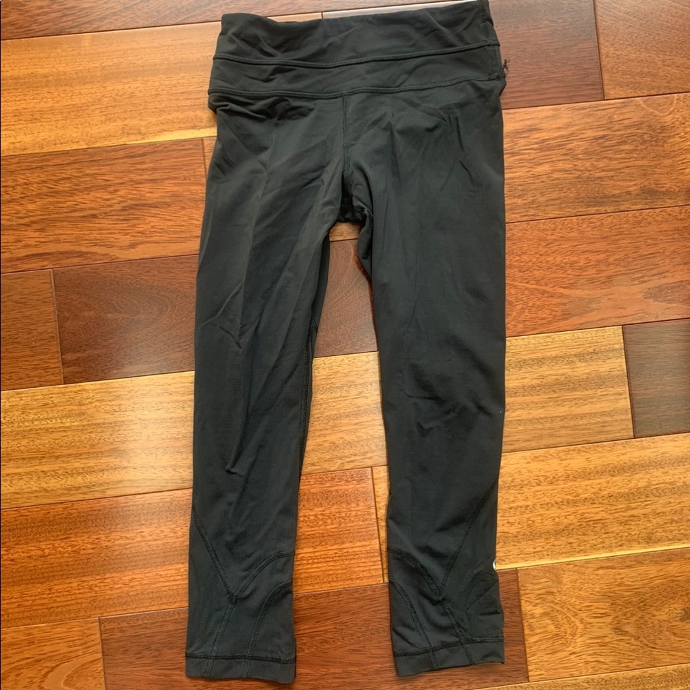 Lululemon black capris  size 2